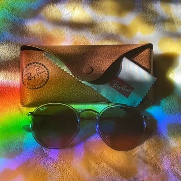 Ray-Ban Sunglasses - Picture 2 of 4